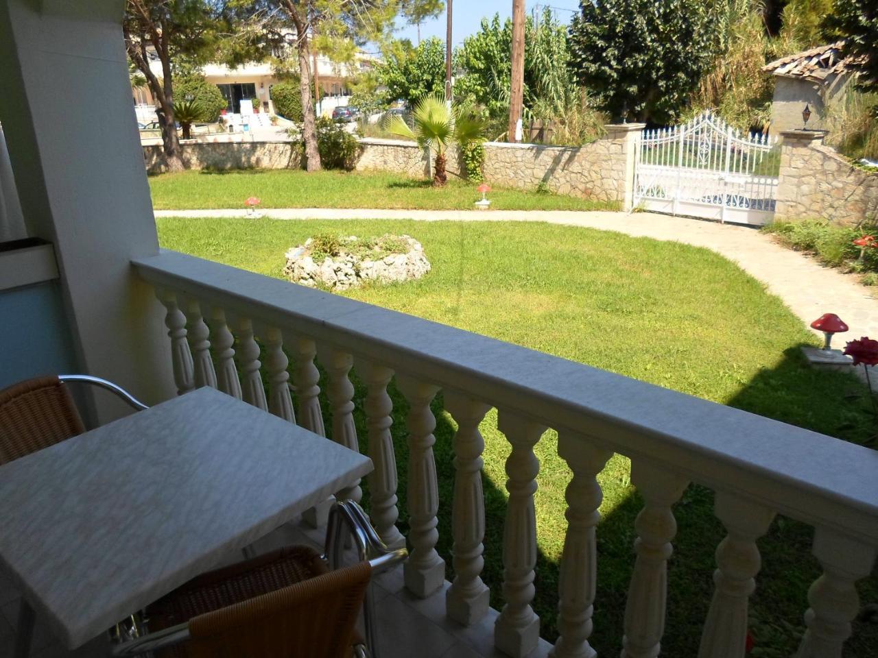 Hotel Villa Basil Циливи Екстериор снимка